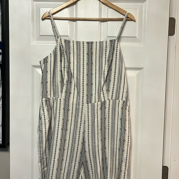 Old Navy Pants - Old Navy Women’s Jumpsuit Size XL